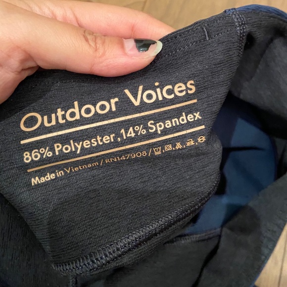 Outdoor Voices Warmup Legging 3/4 in Navy/Black - Picture 5 of 5